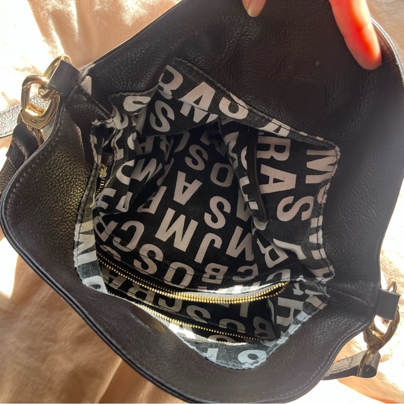 Like new, Marc Jacobs handbag. - Picture 3 of 4